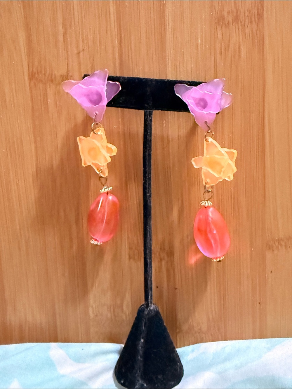 Flower Shape/Plastic Dangle Earrings/80s!